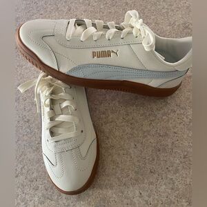 Puma Sneakers